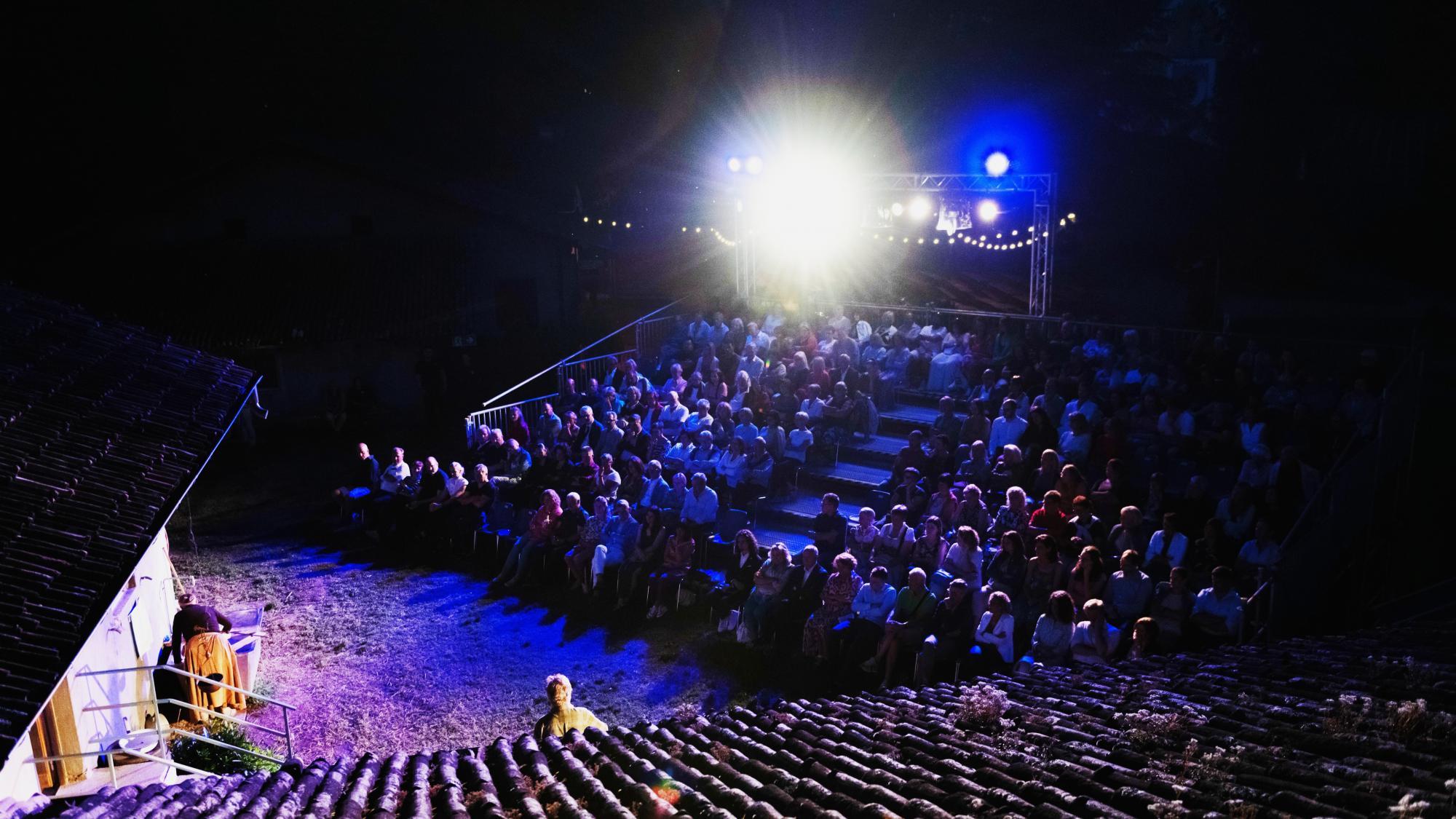 Ausverkaufte Premiere: Meraner Festspiele feiern nächsten Erfolg ...