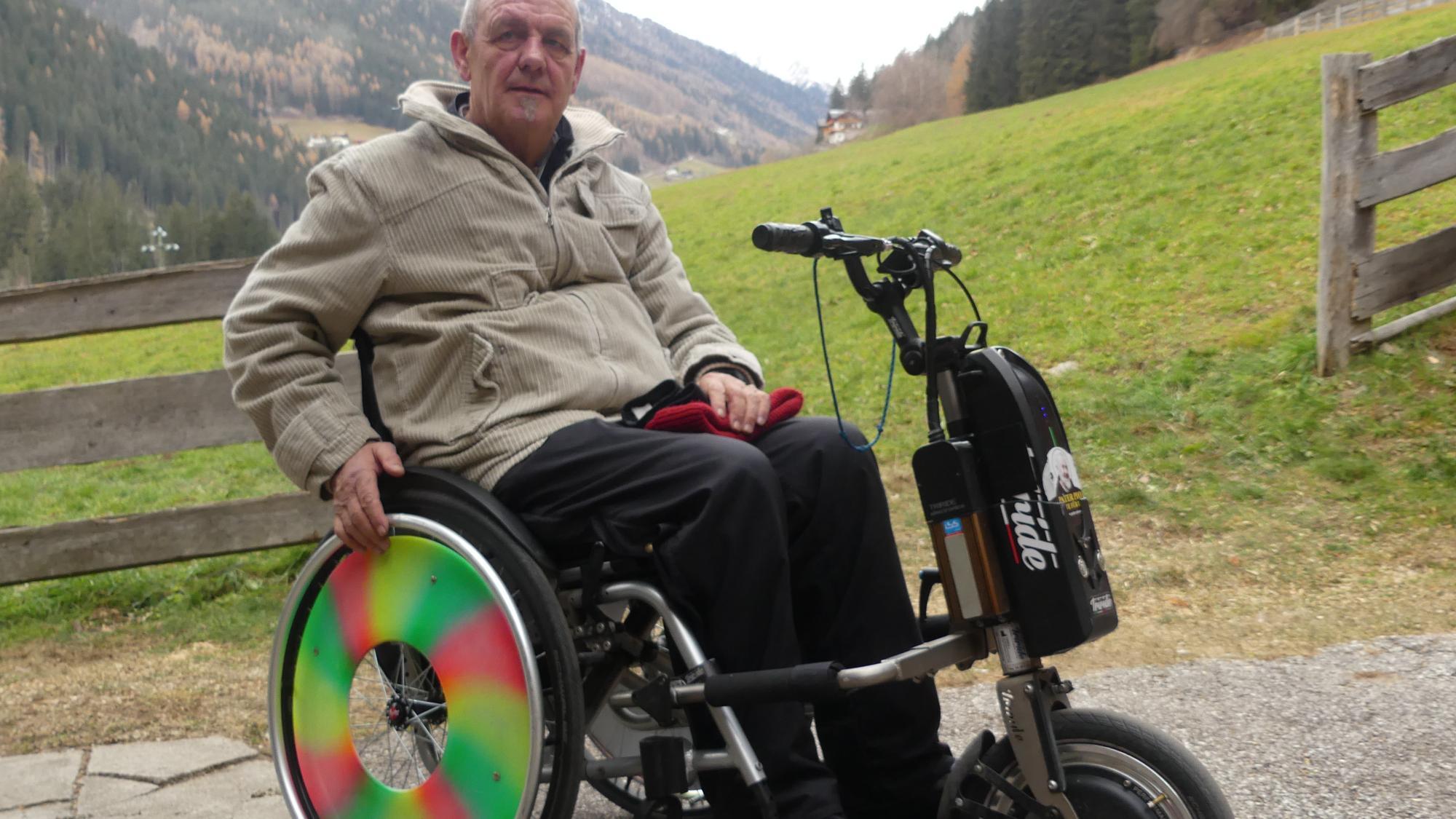 Rollstuhlfahrer im Sarntal erlebt Unglaubliches: „Lag hilflos am Boden ...