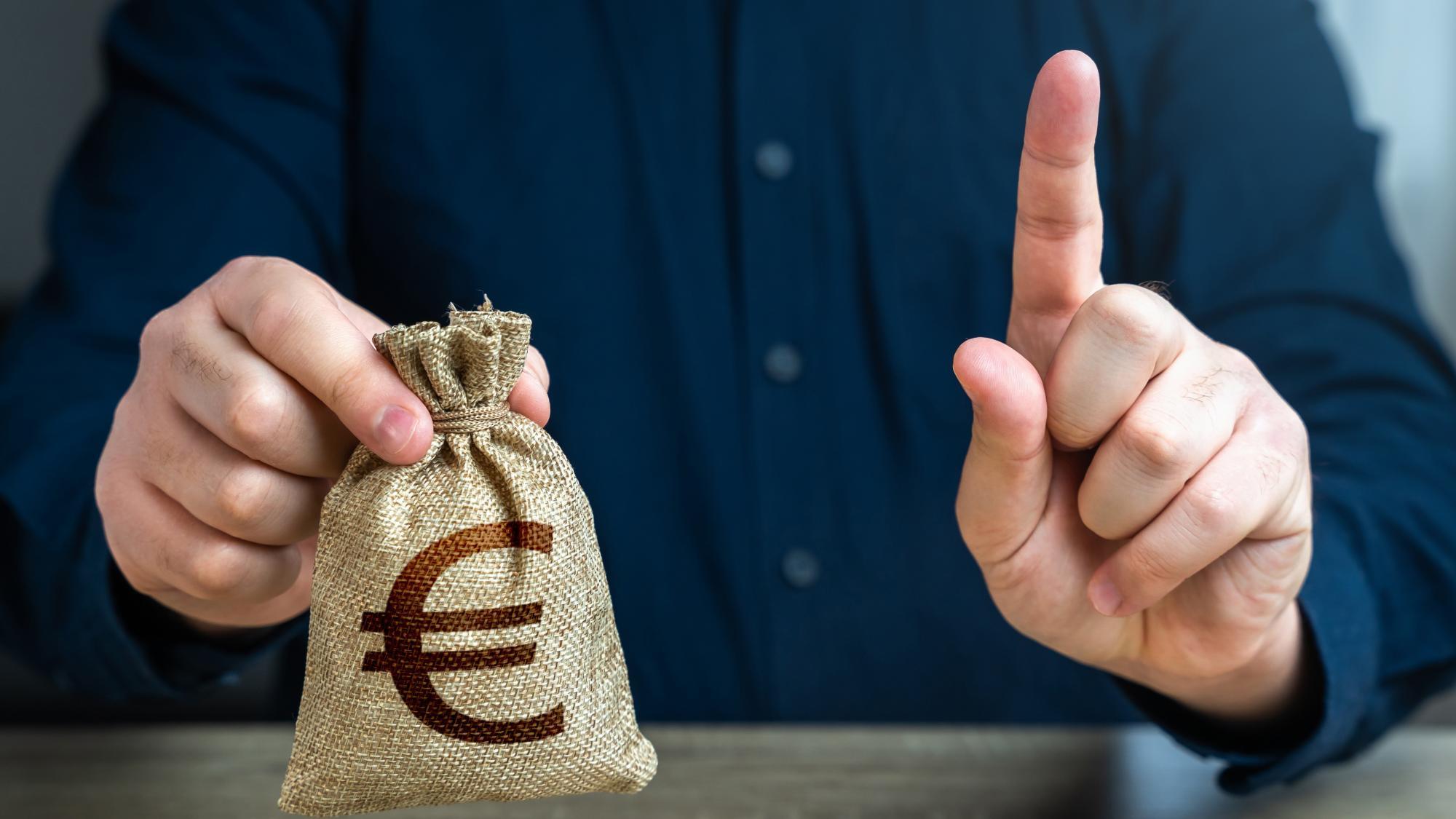 ABSTIMMUNG: Haben Sie Angst, Ihr Erspartes zu verlieren? - Wirtschaft ...