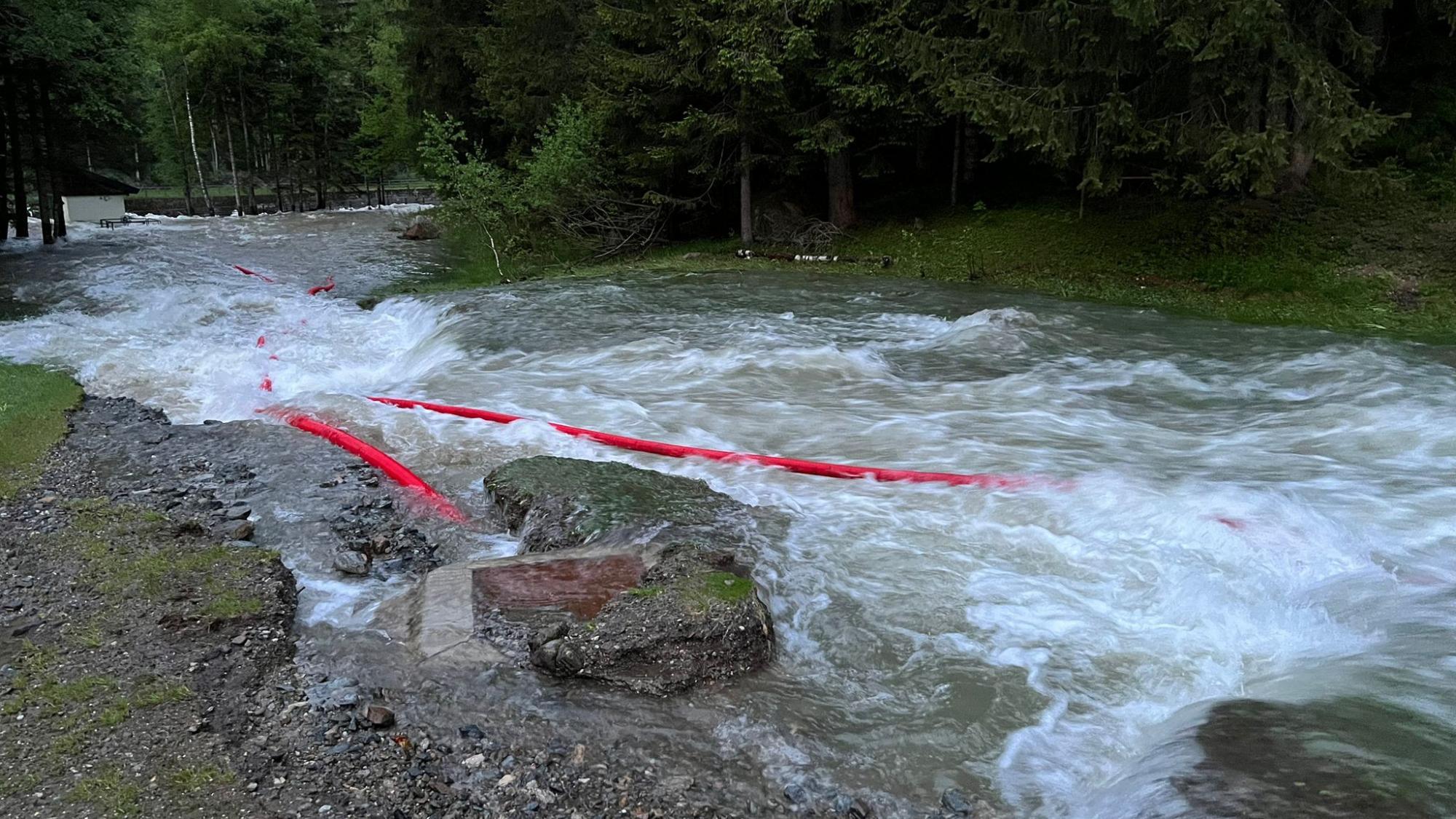 Ungewöhnlicher Wasseraustritt: Lage stabil - Chronik | stol.it