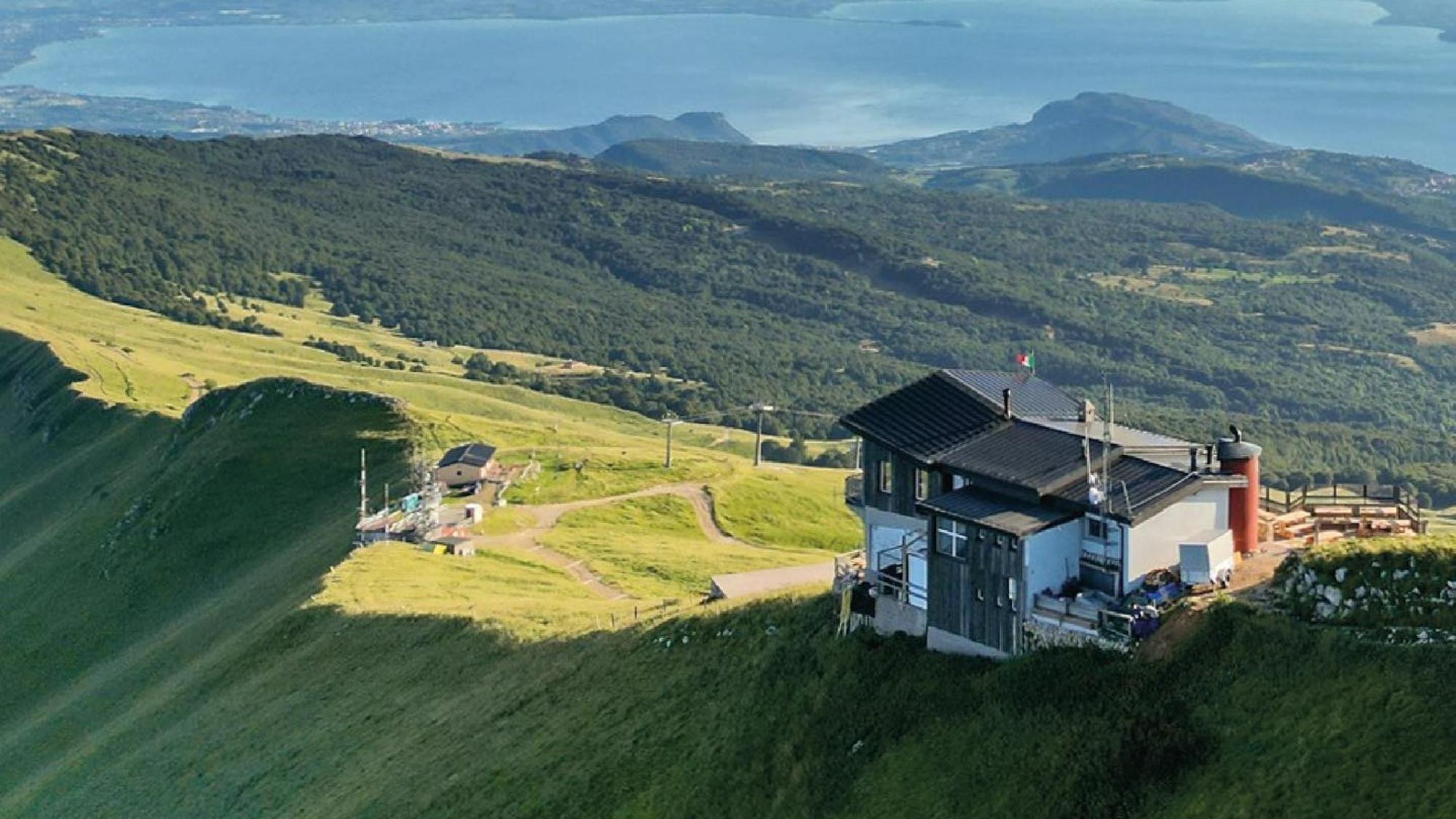 Angst vor Wolf: Teenager zelten am Monte Baldo und schlagen Alarm ...