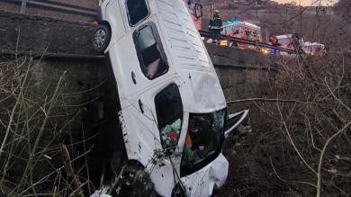 Van plunges into Eisack riverbed – driver missing