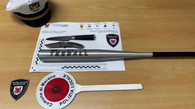 Ohne ersichtlichen Grund: Messer und Baseballschläger  im Auto mitgeführt