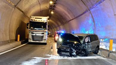 Frühverkehrs-Crash im Grenztunnel auf der Brennerautobahn