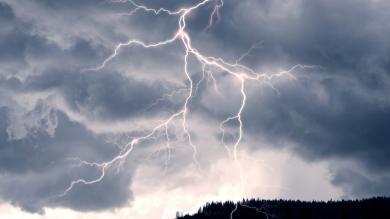 Heute: Gewitter ziehen wieder auf – Starkregen und Hagel möglich