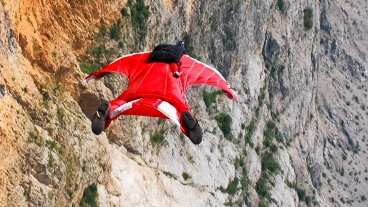 Der Basejumper überlebte den Sprung vom Paganella-Massiv nicht. Symbolbild.