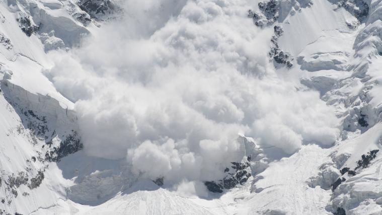 Eine Lawine hat in den französischen Alpen drei Menschen in den Tod gerissen.