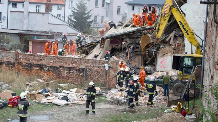 Bei dem Einsturz eines Mehrfamilienhauses in Polen wurden mindestens 3 Menschen getötet.