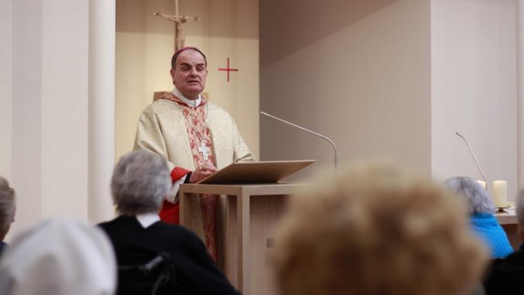 In Martinsbrunn hat Bischof Ivo Muser am Montagnachmittag zum Welttag der Kranken einen Gottesdienst gefeiert. - Foto: Diözese Bozen-Brixen