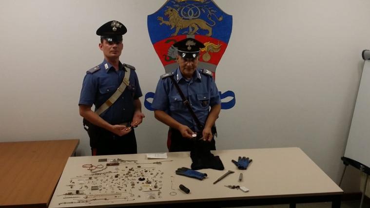 Die Carabinieri stellten in Partschins jede Menge Diebesgut sicher.