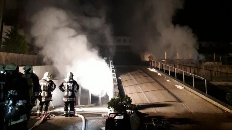 Die genaue Brandursache ist noch unklar. - Foto: FF Oberolang