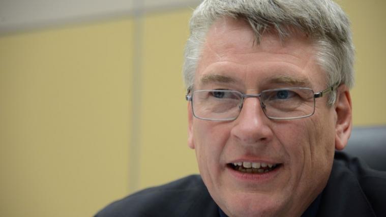 Der Generaldirektor des Sanitätsbetriebs ruft für 6 Fachbereiche kurzerhand den Notstand aus. Sven Knoll kritisiert sein Vorhaben. - Foto: DLife