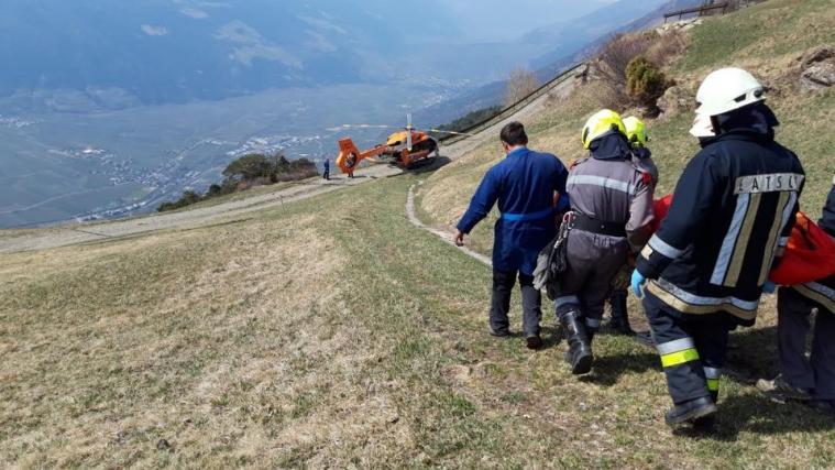 Der Mann wurde am Bein schwer verletzt. - Foto: FFW Latsch
