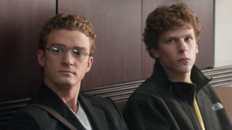 Jesse Eisenberg (rechts im Film "Social Network") findet öffentliche Aufmerksamkeit unangenehm. - Archivbild