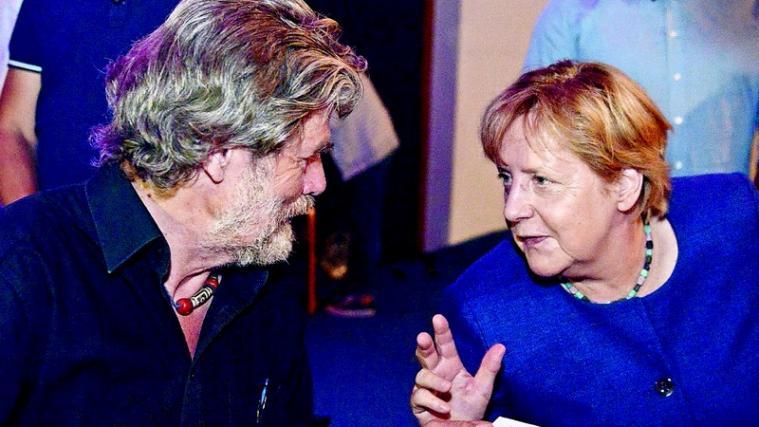 Reinhold Messner und Bundeskanzlerin Angela Merkel sind schon seit vielen Jahren gut befreundet. - Foto: DLife