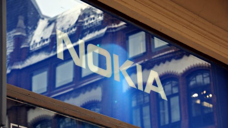 Nokia hat sein Sparziel angehoben.
