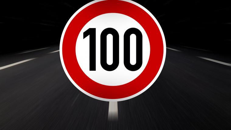 Nur noch 100 Stundenkilometer erlaubt: Dazu soll es durch ein Pilotprojekt auf der A22 im Unterland kommen.