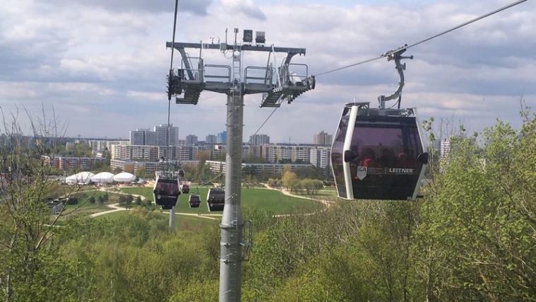 Eine der Hauptattraktionen der Berliner IGA ist die Seilbahn der Leitner AG.