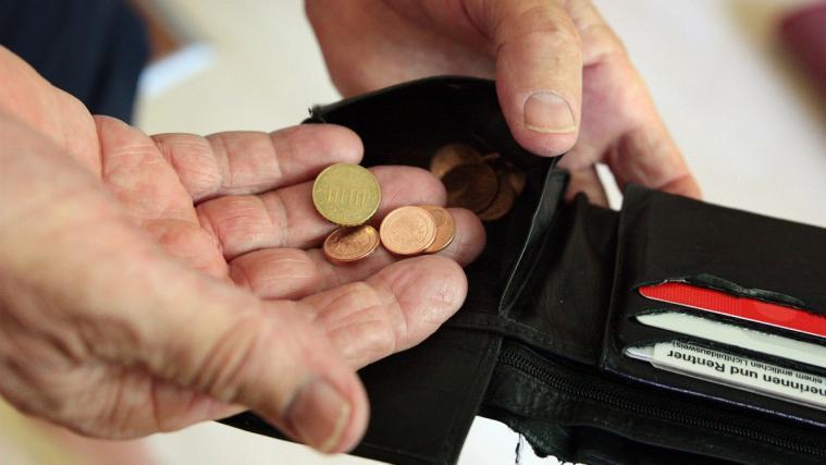 Mit 785,31 Euro müssen zwei Personen in Südtirol überleben.