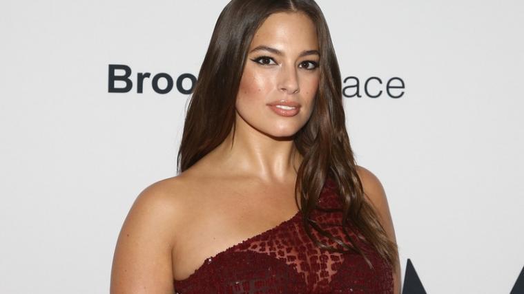Ashley Graham macht derzeit Urlaub in Amalfi.