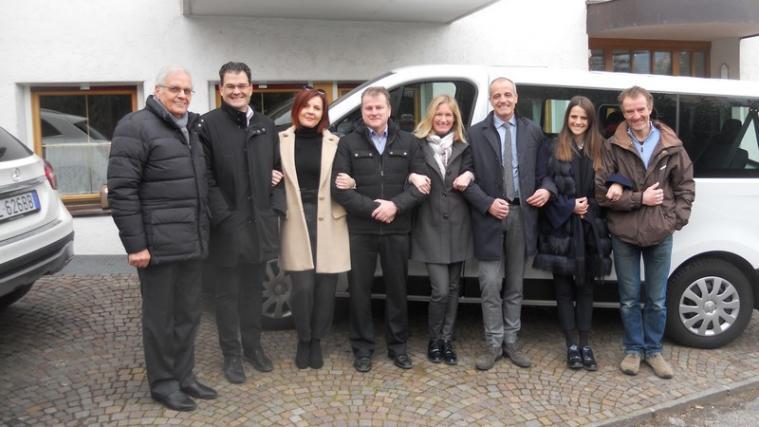Das neue Gefährt für das Kinderdorf Meran. - Foto: Kinderdorf
