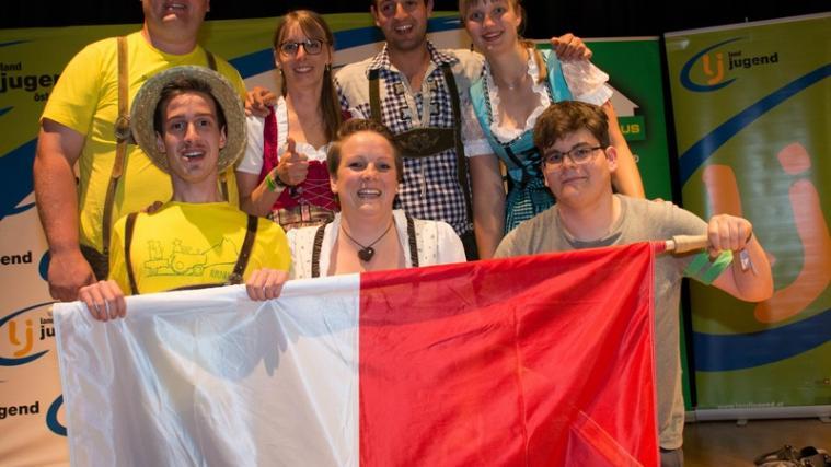 Vorne von links: Lukas Gardener, Angelika Springeth, Dominik Schwienbacher; Hinten von links: Sieghard Alber, Christine Tschurtschenthaler, Thomas Bacher, Cilli Mittelberger. - Foto: SBJ