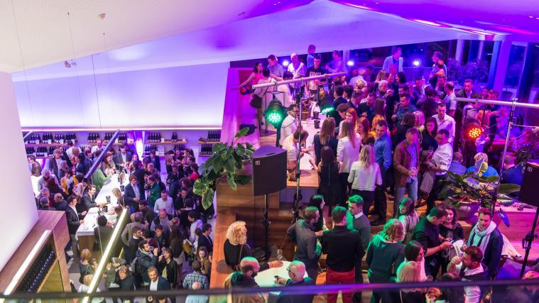 Am 7. Mai wird bei der Kalterer Wineparty ab 20 Uhr auf die neue Saison angestoßen - Foto: Helmuth Rier