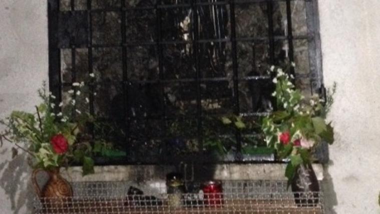 Das Feuer der Kerzen griff auf die Madonnenstatue über. Foto: A.A.