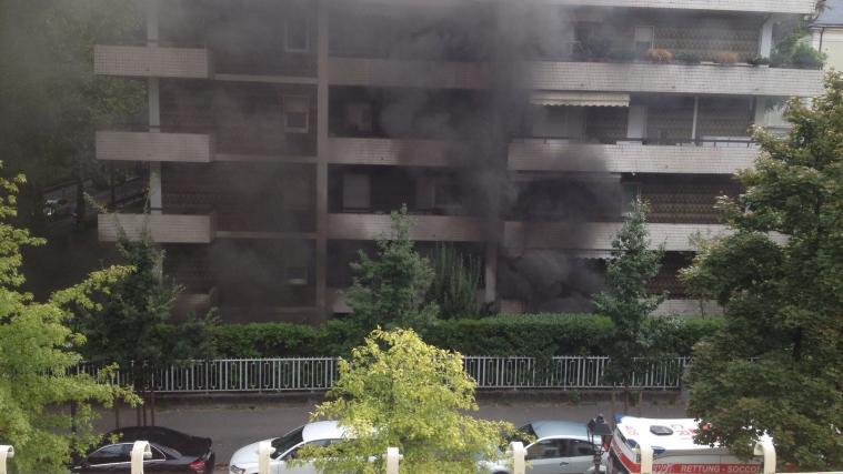 Zum Garagenbrand kam es in Meran. - Foto: Martina Stizzoli