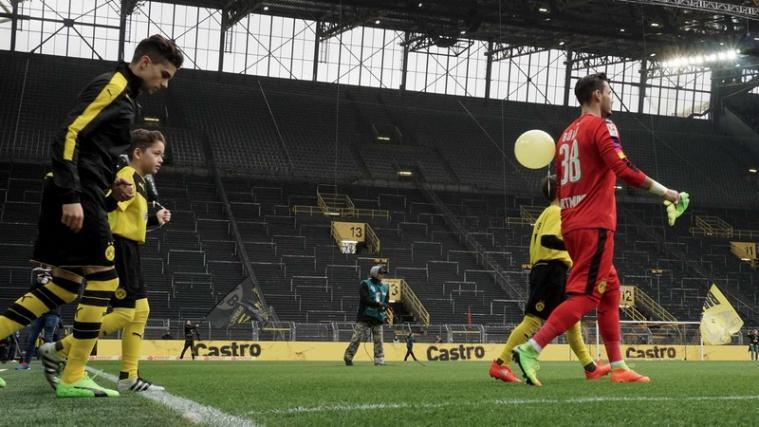 Borussia Dortmund musste vor einer leeren Zuschauertribüne spielen - und siegte.