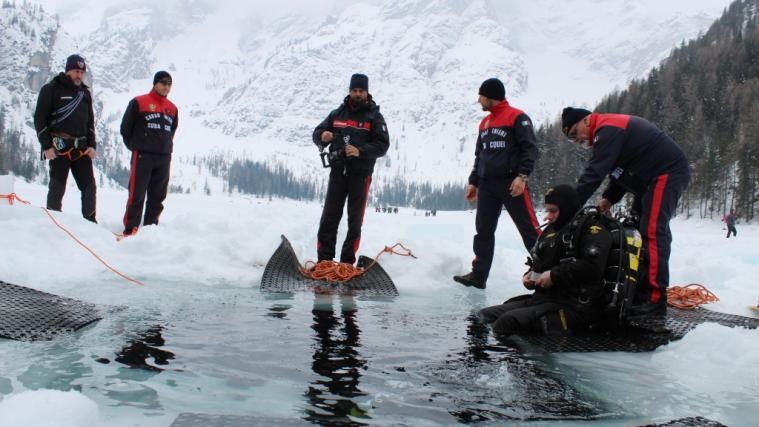 Carabinieri-Übung am Pragser Wildsee. Foto: Carabinieri