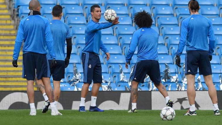 Cristiano Ronaldo (Bildmitte), der Ballzauberer: Ist er fit genug, um bei Manchester City aufzulaufen?