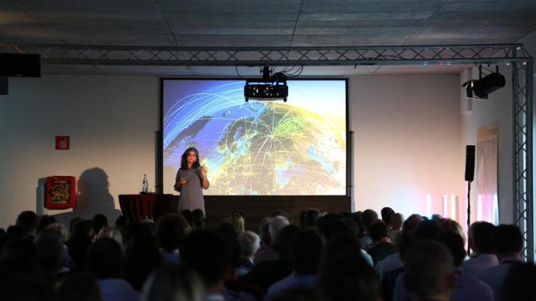 Dr. Shermin Voshgmir referierte zum Thema „Blockchain – Hype oder Revolution?“. - Foto: Lisa Gasser