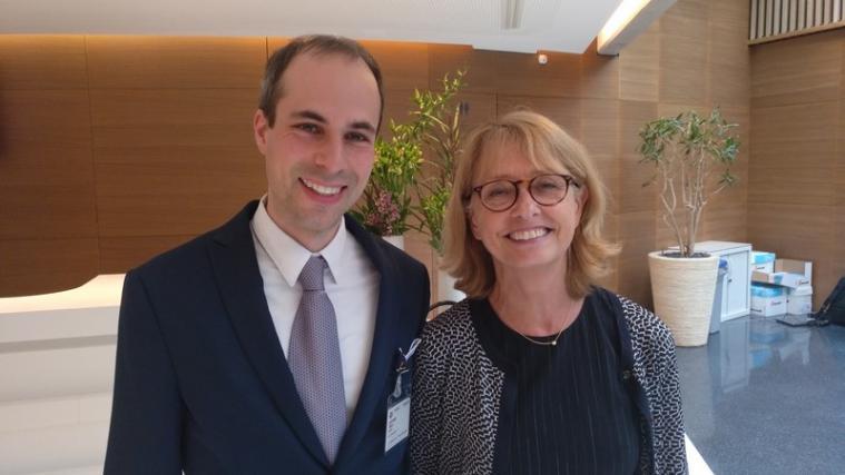 Direktor Timon Gärtner mit Martine Durand, Chefstatistikerin und Direktorin der Statistik- und Datenabteilung der OECD - Foto: LPA/ASTAT