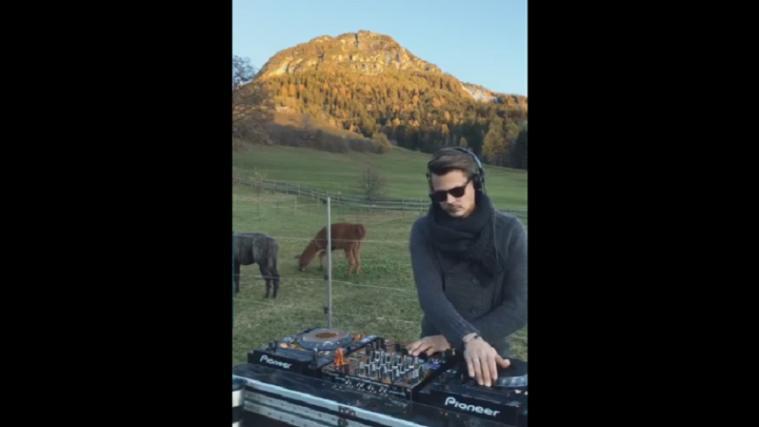Die Lamas bekamen kürzlich frischen Sound vom Hofherrn. Foto: Facebook/Screenshot