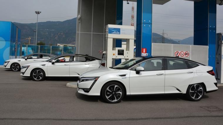 Am Freitag fand die Italienpräsentation des innovativen Autos Honda Fuel Cell Clarity in Bozen statt. - Foto: IIT