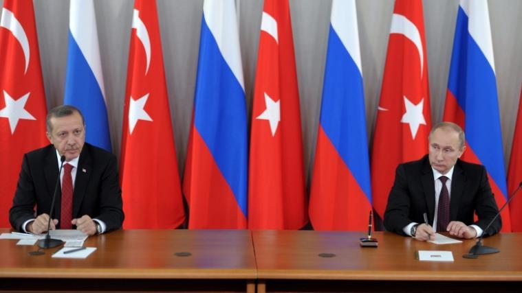 Recep Tayyip Erdogan (links) und Wladimir Putin, zwei mächtige Staatschefs mit ähnlichem Führungsstil, bei einem Treffen aus dem Jahr 2013.