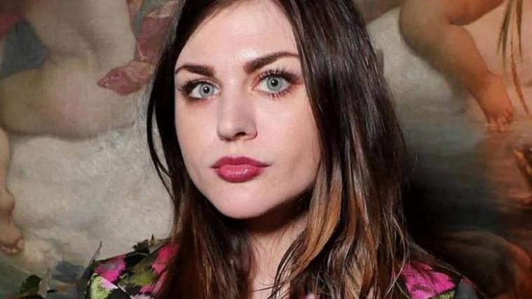 Die Tochter von Kurt Cobain lebt seit 2 Jahren ohne Drogenkonsum. - Foto: facebook/Frances Bean Cobain