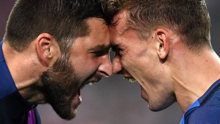 Frankreich steht mit seinem zweifachen Torschützen Griezmann (rechts) im EM-Finale.