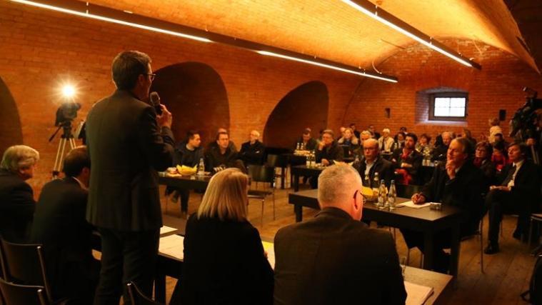 Landeshauptmann Arno Kompatscher erläuterte einen Teil des Konzepts für die Nutzung der Franzensfeste als 10. Landesmuseum.
