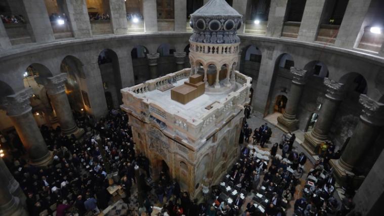 Die Grabkapelle über dem Jesus-Grab in Jerusalem ist neu eingeweiht worden.