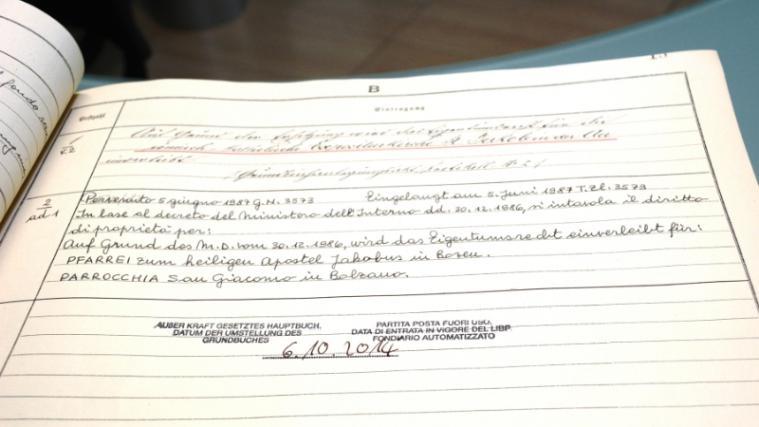 Das letzte Buch mit dem Stempel Foto: USP/A.Mair