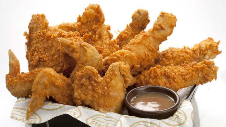 Gebackene Hähnchen-Sticks.