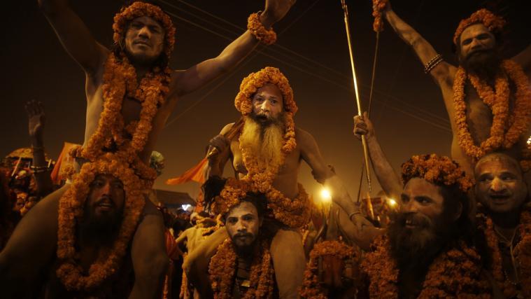 Hindus beim Maha Kumbh Mela