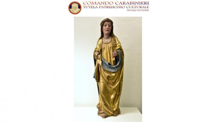 Die von Hans Klocker geschaffene Skulptur der Heiligen Agatha ist über 30 Jahre nach dem Diebstahl wieder aufgetaucht. - Foto: Carabinieri