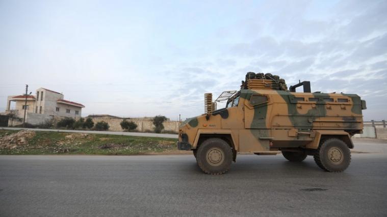 Die Türkei hat einen weiteren militärischen Beobachtungsposten in der umkämpften nordsyrischen Provinz Idlib errichtet.