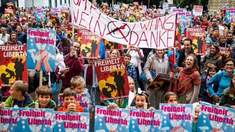 Großer Andrang herrschte bei der Protestaktion in Bozen. - Foto: DLife