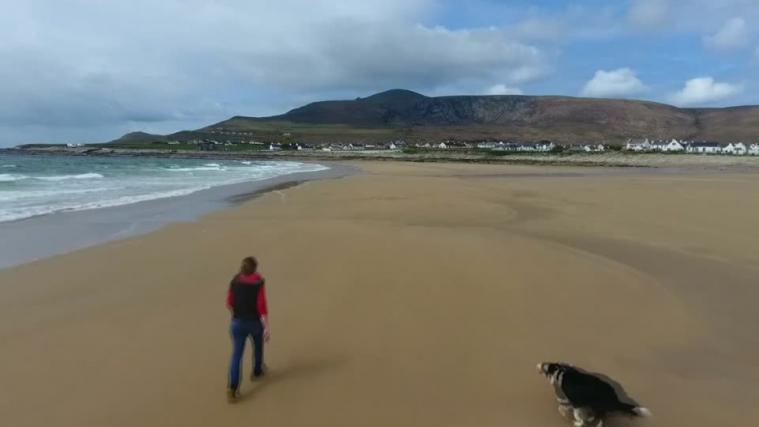 Nach 33 Jahren ist ein Strand in Irland plötzlich wieder aufgetaucht.