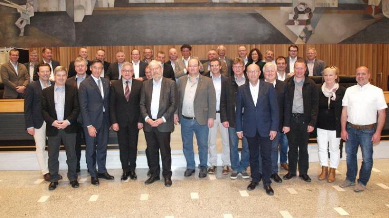 Vizepräsident Widmann mit Justizminister Guido Wolf und den Bürgermeistern aus dem Landkreis Tuttlingen. Foto: Landtag Wolf