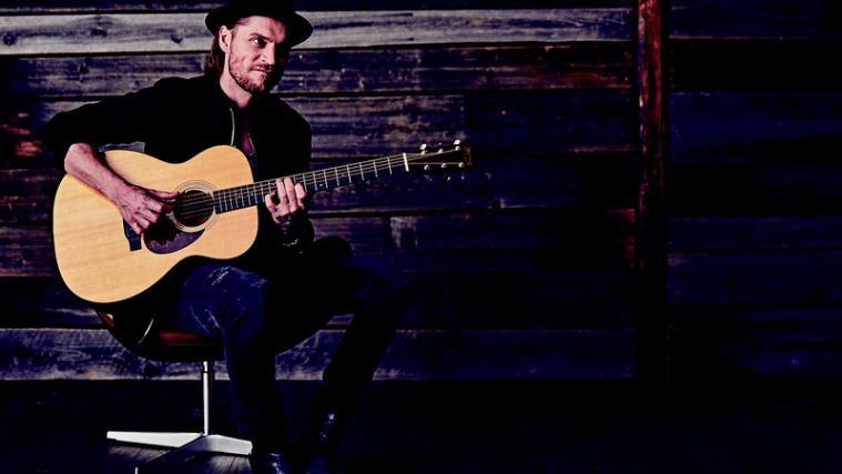 Der deutsche Pop-Songwriter Johannes Oerding wird am 24. Juli die Kalterer Seespiele 2018 eröffnen. - Foto: Marcel Schaar